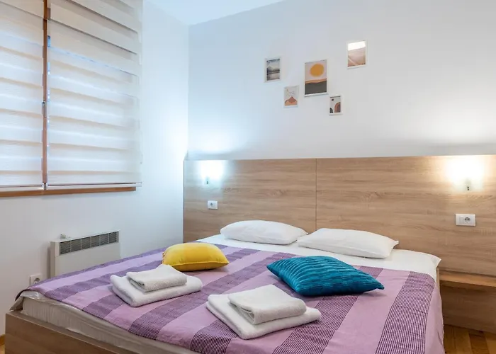 Blue-angel-lux 즐라티보